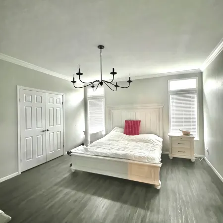 The Last Stand Farmhouse! Beautiful kitchen, TV room, AC, WiFi in Okeechobee