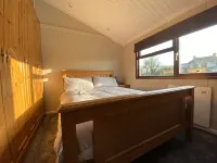 Lakeside Lodge Set in the Countryside - WiFi