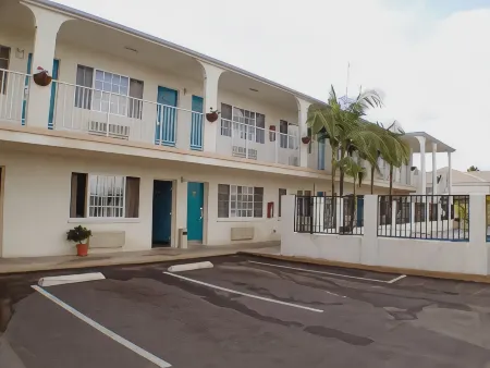 Best Western Orange Plaza