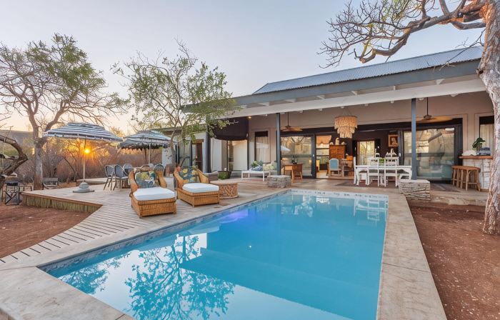 Safari Moon Luxury Bush Lodge