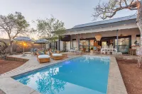 Safari Moon Luxury Bush Lodge - Boutique