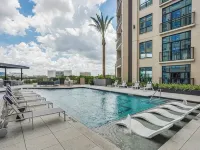 Houston Gem: Walk to Med Center & NRG - Condos