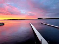 New-First Floor Lakefront, 160 ft Dock, 2 Minutes to Browns Beach & Restaurants! Hotels in Malta