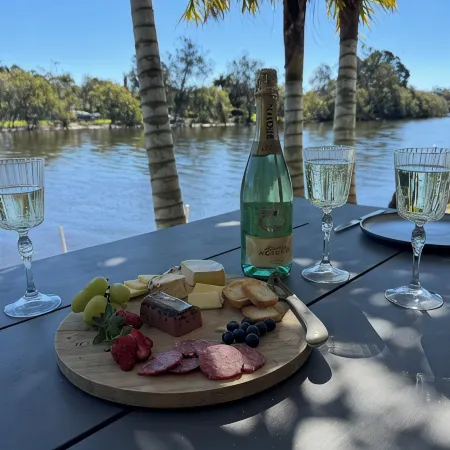 9 at the Marina  - Holiday House Hotels in Urunga