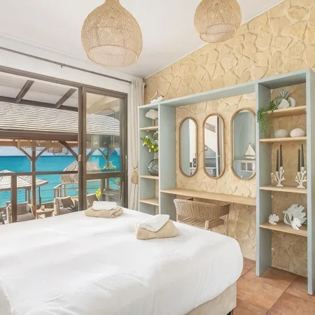 La Sirène du Diamant ,18 guestsSpacious beachfront rental in Martinique :