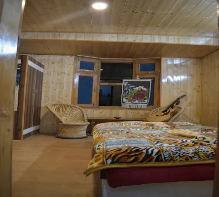 Abhishek Charas Homestay