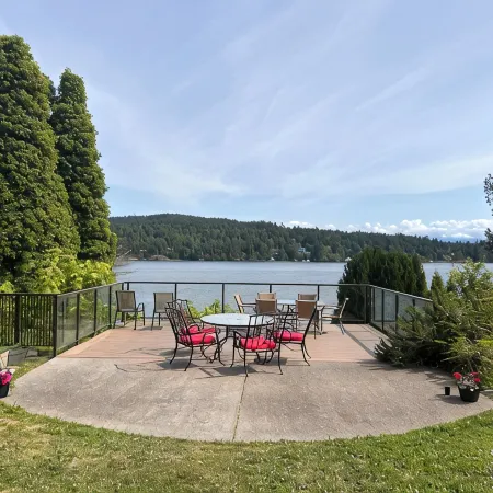 Oceanfront 3 Bed: Private Beach and Dock Access, Hot Tub , BBQ & Free Kayaks!