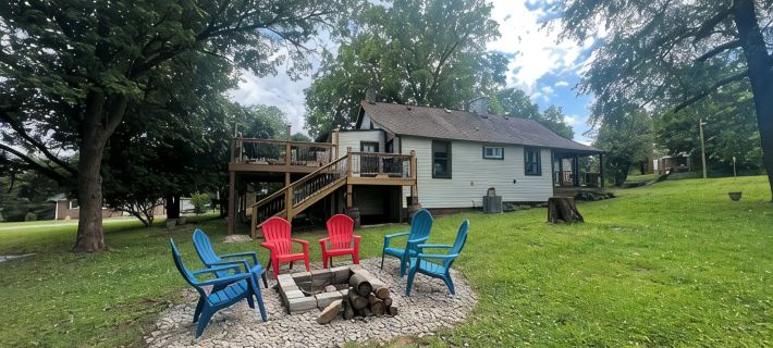 Built in 1873.  We are located a couple blocks from downtown Bardstown. Hotels in Bardstown