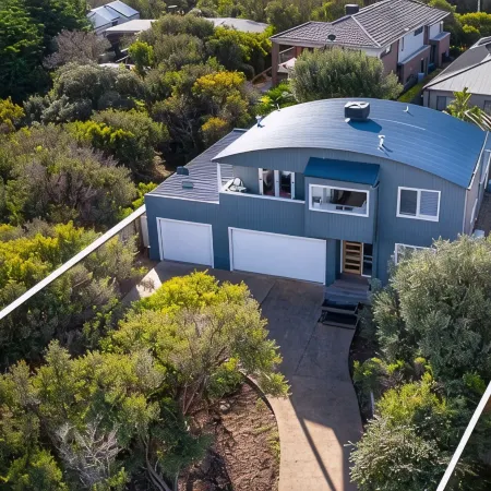 Coastal 5 Bedroom Rye beach escape - suitable for families or groups.