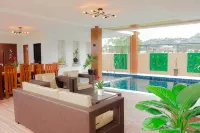 TJM Hot Spring Villa 1, a spacious 5-bedroom, with WiFi, AC in serene Los Baños - ヴィラ