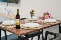 Eve's Central Comfort Apartment #1 WiFi, AC - 精品