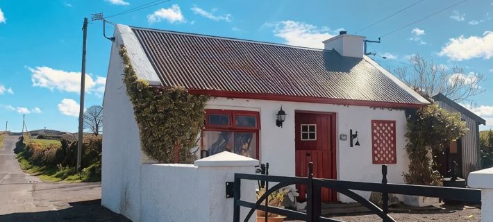 Olivia-Leigh Cottage! Mourne Mountains. Discover NI 4 Star Nitb Approved Hotels in Newry