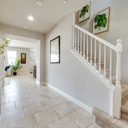Prime Location Near Shops & Dining, 4 Mins to Downtown, 1 hr to Sequoia Nat’l Pk