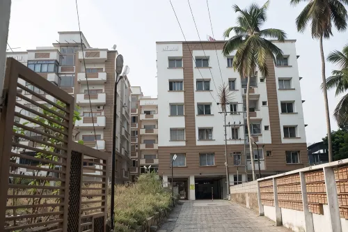2 BHK Furnished Flat - Suite - 200 m to Guruvayoor Temple - 民泊