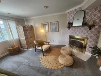 LARGE Family Home Ideal for Groups- Boho - Boutique