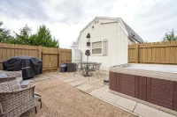 Luxury Cottage Getaway - 4-Star