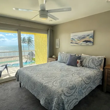 Great Family/Executive Retreat! 14Bd10BTH Home Comfortably Accommodates up to 30