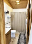 Owls Nest cabin with hot tub near Pomme de Terre lake!