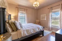 Luxury Home with Private Outdoor Area Minutes away from DT Rapid City - 4-Star