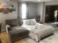 Cozy and Convenient Home 3Br 2Bapleasantly Comfortable Suburban Home Hotels in Braintree