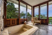 Villa Violeta Luxurious Secluded Beachfront Hideaway. Weekly & Monthly discounts -  Casas de vacaciones