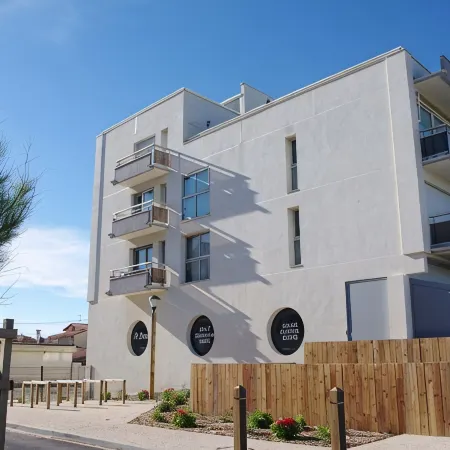 Cozy Appart 150 m from the beach with balcony + Parking