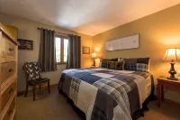 Beautifully Furnished, Clean, Cozy Cabin Next to Rocky! Walk to Rmnp & YMCA - شاليه