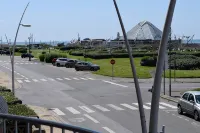 Large 4-person 1st floor apartment on the seafront.  FROM SATURDAY TO SATURDAY - Apartments