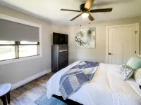 Kayak Shack: Waterfront, 2nd Floor, Boat Dock, in the Heart of Downtown
