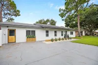 Luxury Oasis w/ Private Pool - 5-Minutes to Beach - 4-Star
