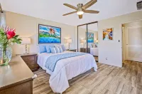 OCEAN VIEWS | BEACHFRONT | 2 BR with POOL - balcony
