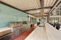 Direct Oceanfront in the Heart of Waikiki! Spectacular New Custom Reno!!! - Bungalows