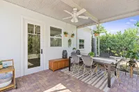 Boho Chic~ A perfect family vacation home, minutes from Sanibel Island - Bungalows