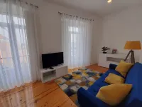 Apartamento com Localização Privilegiada em Sintra - Condos