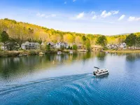 FALL GETAWAY! Our 'Hideaway Home' is a charming 3BR/2BA in Lake Arrowhead, GA. - 부티크