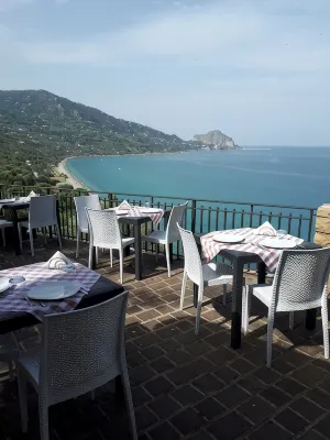 Dea Del Borgo Holiday House sea view CIN IT082027B4VB8Z7KR4 - Bungalows