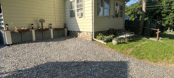 Enjoy a restful stay with fast internet, smart TV and the company of your pet. Hotels in Litchfield County