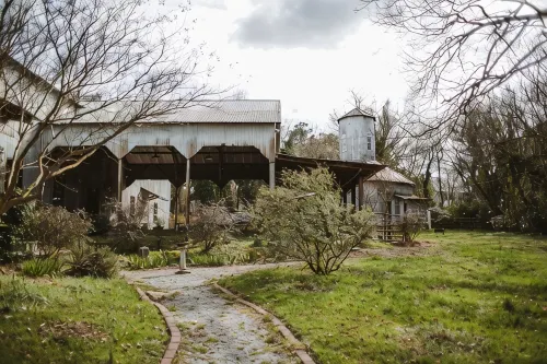 The Seed House: Renovated Octagonal Barn, Dog-friendly!