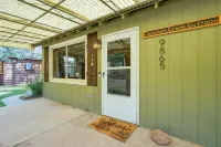 Creekside Cowboy Cabin with 360° Mountain Views - Chalets