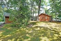 Classic Maine Cabin, Private Waterfront Easy Access to Nearby Amenities