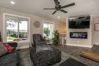 Spacious Updated Home Within Minutes to Shopping & Restaurants!