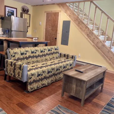 Wapiti Cabin - a Wolf Crossing Cabin Next to Yellowstone