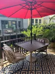 Downtown Savannah Carriage House near Forsyth Park - Condos