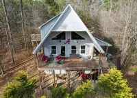 Relaxing 4-Bedroom Cottage on Smith Lake - balcony