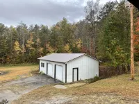 Red River Gorge! 5 bed/3bath on 8 private acres!! Hot tub, Arcade room, Garage
