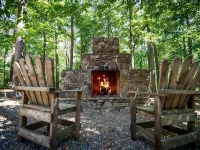 Crazy Horse is a Charming Hochatown Cabin with All the Amenities. 布羅肯鮑住宿飯店