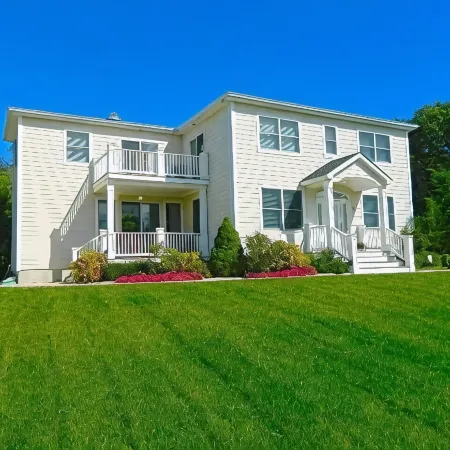 Beaches Everywhere! Gorgeous Pool and New Hot Tub in Super Private Setting!