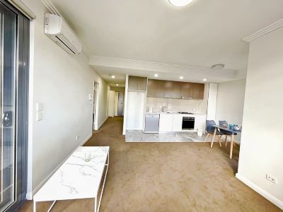 Mascot Two-bedroom apartment, with direct bus access to Sydney Airport and UNSW
