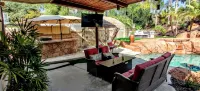 Tropical Paradise 4 Bedroom Home sleeps 10 - Private Pools
