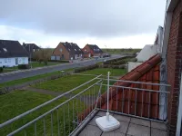 Apartment SEERÄUBER in a quiet location, balcony, only 300m to the green beach